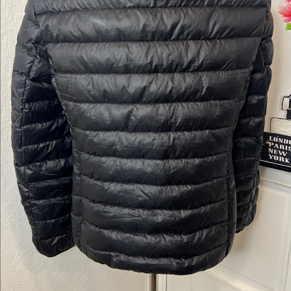 TUMI Pax Black Neck Pillow Puffer Jacket Size M - Picture 7 of 14